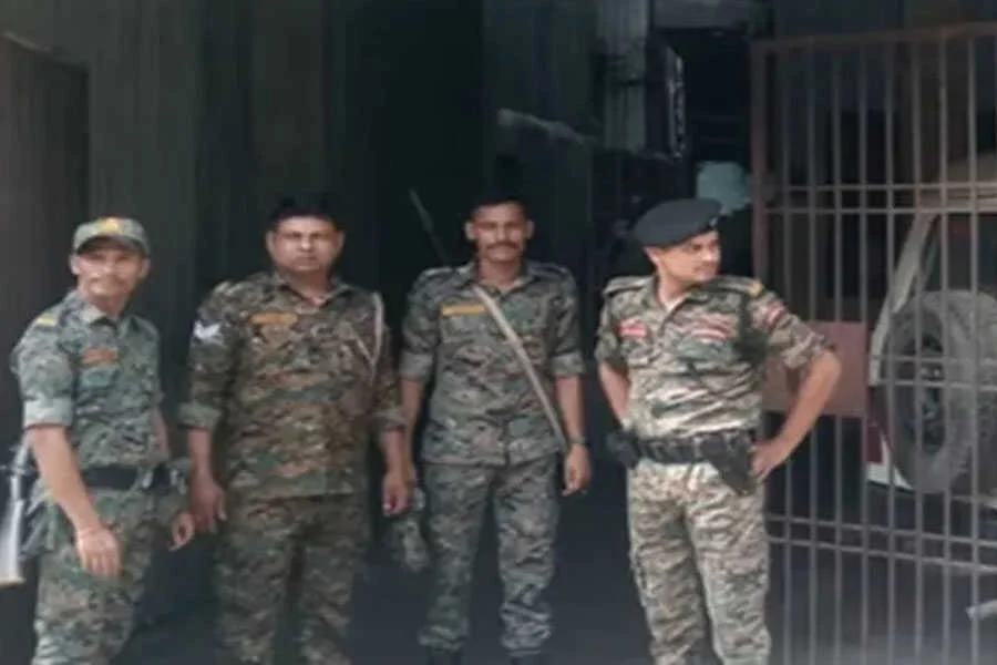 गयाजी, पूर्व सांसद, घर, छापेमारी, ड्रग विभाग, पुलिस, नकली, नशीली, दवाएं, बरामद