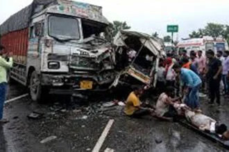 खगड़िया, 7 मरे, ट्रक, ऑटो, भिड़ंत, उड़े परखच्चे