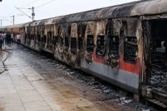 स्टेशन, ट्रेन, आग, मधुबनी, जयनगर-उधना, एक्सप्रेस, 2 बोगियां, खाक
