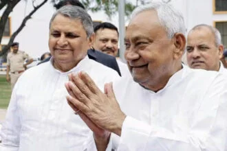 नीतीश,JDU, विजय चौधरी, आवास, मुलाकात, घर बुलाया