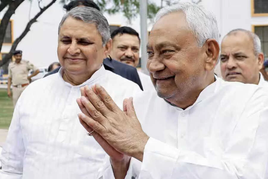 नीतीश,JDU, विजय चौधरी, आवास, मुलाकात, घर बुलाया