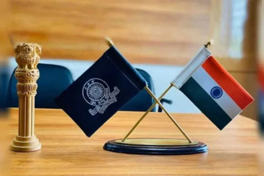 IAS, तबादला, 10 अफसर, दीपक सिंह, राज्यपाल, प्रधान सचिव, कुंदन कुमार, गृह सचिव