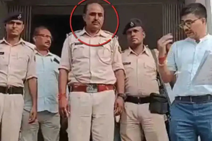 निगरानी, गिरफ्तार, घूस, अपर SHO, जानीपुर ​थाना, पटना, DySp, तानी पिस्टल, हाथापाई, मारपीट
