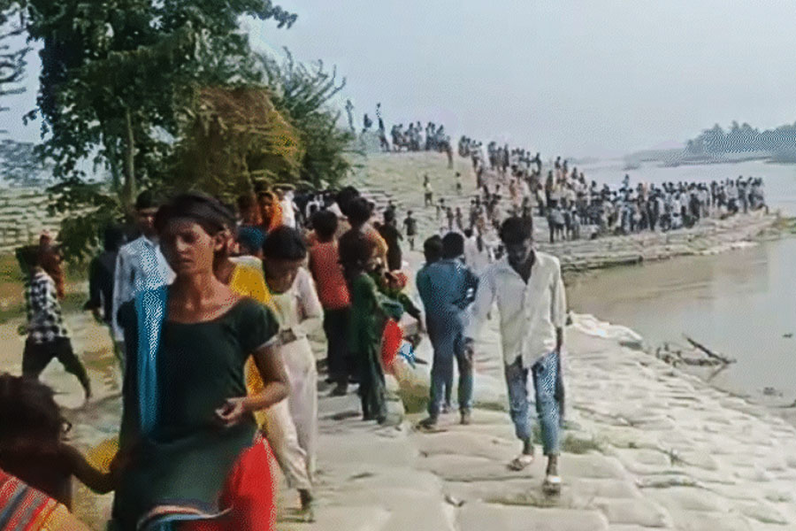 दरभंगा, कोसी, नाव, पलटी, 4 डूबे
