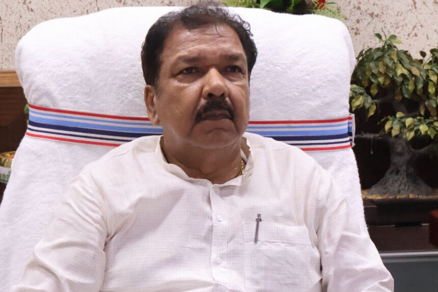भूमि सुधार, राजस्व, मंत्री, फर्जी निबंधन, दाखिल-खारिज, कार्रवाई