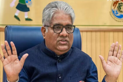 PMO, निजी स्टॉफ, हटाया, मंत्री, भुपेंद्र यादव