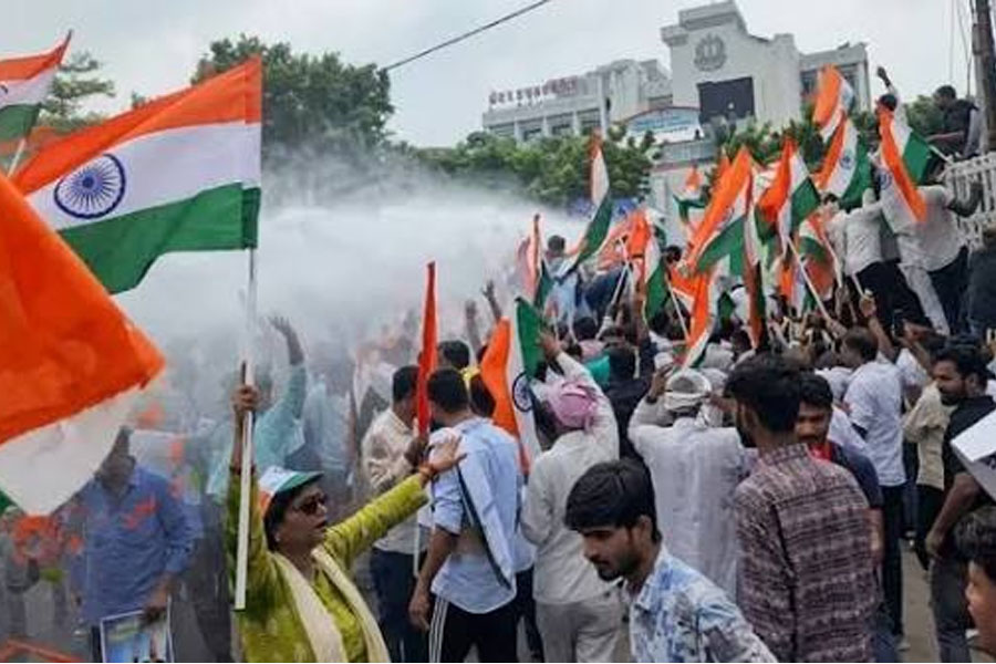 ​तेजस्वी, हिरासत, मार्च, पुलिस, झड़प, RJD, वाटर कैनन