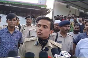 गोपालगंज, SP, पूर्व SHO, 3 जवान, गिरफ्तार, थाना, बंधक, उगाही