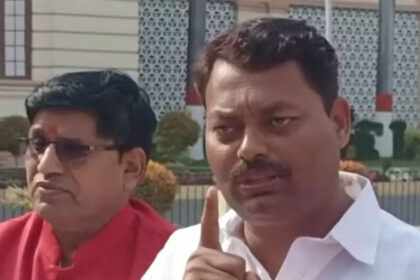मंत्री, जनसुनवाई, रिश्वत, पीड़िेत शख्स, सरकारी कर्मी, डाटा आपरेटर