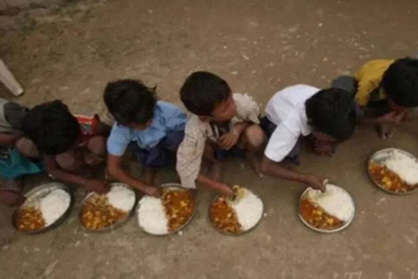 मिड डे, मील, सब्जी, सर्फ पउडर, नमक, 18 बच्चे, बीमार