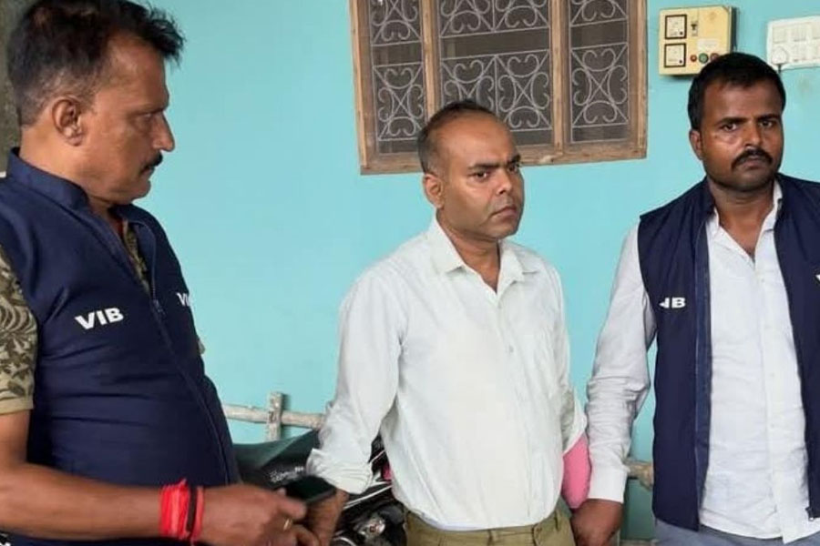 निगरानी, बांका, BDO, मामा, घूस, गिरफ्तार, 75 हजार