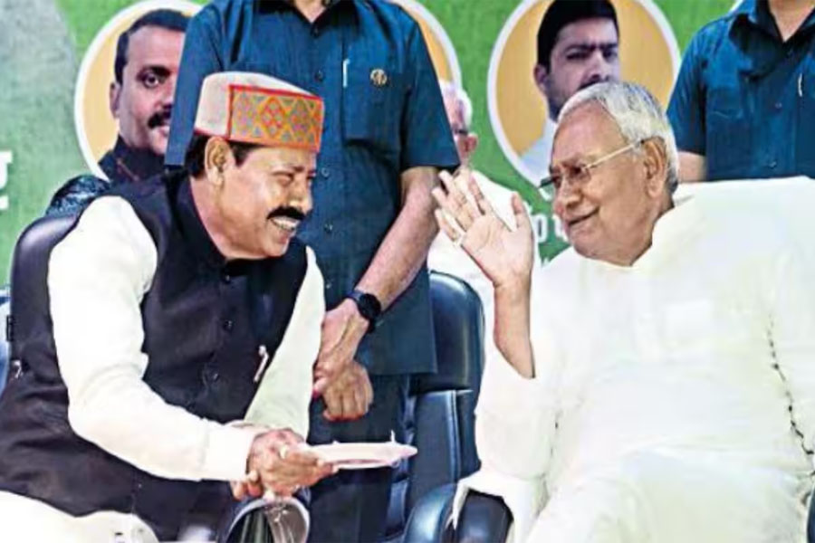 UCC, RJD, ऑफर, JDU, भाई बीरेंद्र, बीजेपी, लात मारें