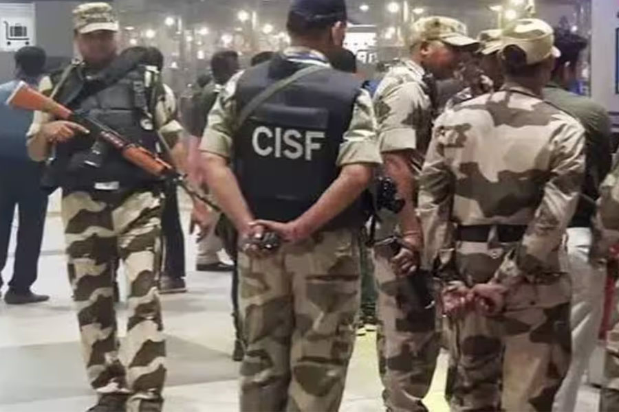 CISF, फायरिंग, जम्मू, बिहारी, जवान, AK-47, असिस्टेंट कमांडेंट, 4 मरे