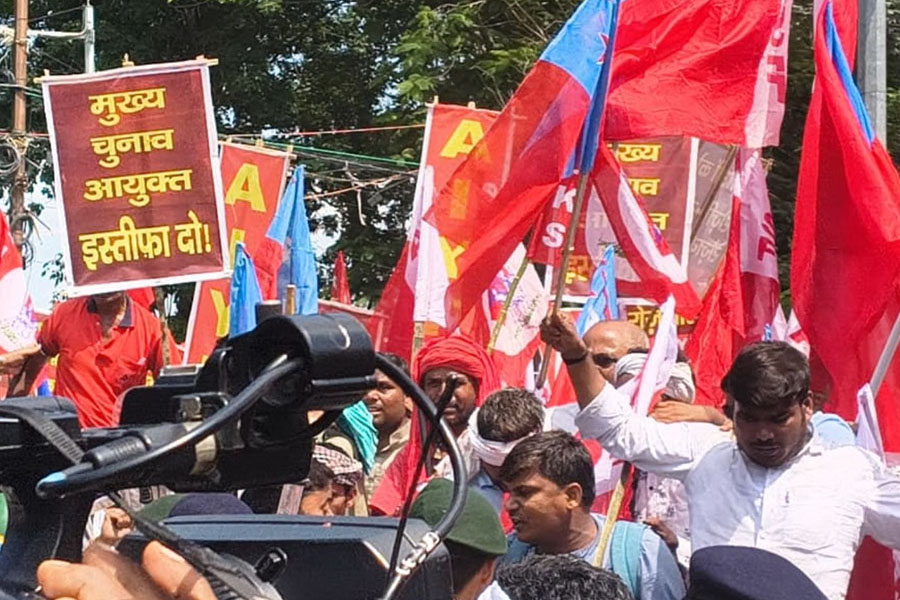 जन आक्रोश, मार्च, CEC, इस्तीफा, पटना हंगामा, पुलिस, धक्कामुक्की