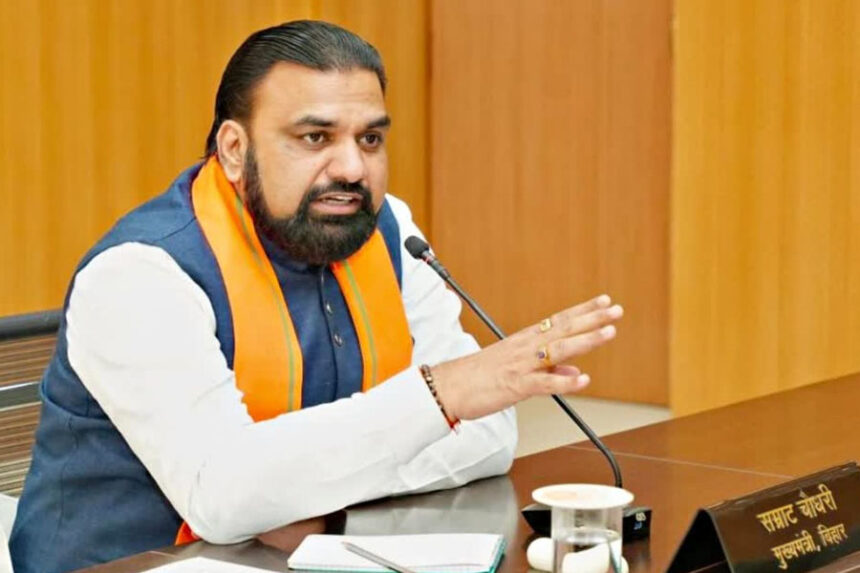 बाढ़, राहत, 1.60 लाख, परिवार, 7-7 हजार, ट्रांसफर, CM