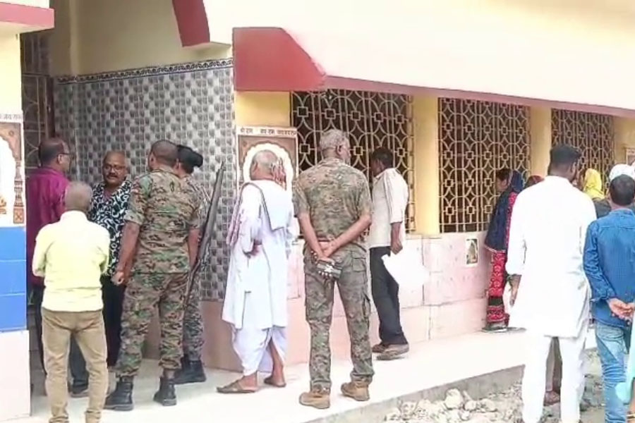 मुजफ्फरपुर, मंहत, मौत, सनसनी, मंदिर, शव