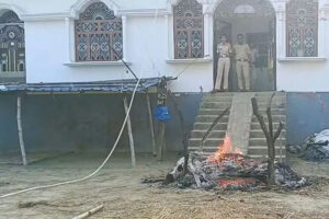 थावे, छात्रा, मौत, बवाल, आरोपी, चौखट, शव, जलाया
